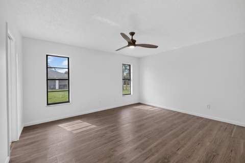1425 SE Minorca Avenue, Port St. Lucie FL - photo 17 of 36