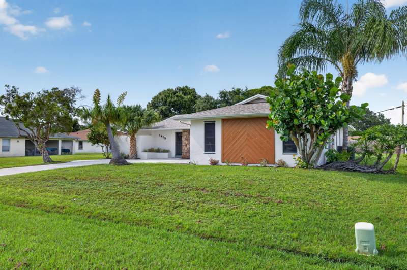 3 bedroom Single Family Residence at 1425 SE Minorca Avenue, South Port St Lucie Unit 5, Port St. Lucie — photo 3