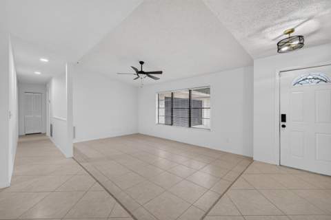 1425 SE Minorca Avenue, Port St. Lucie FL - photo 6 of 36
