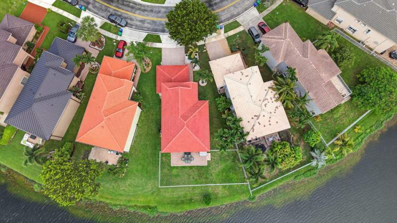 4 bedroom Single Family Residence at 2031 SW 157th Avenue, Silver Shores (Parcels A Thru G), Miramar — photo 3