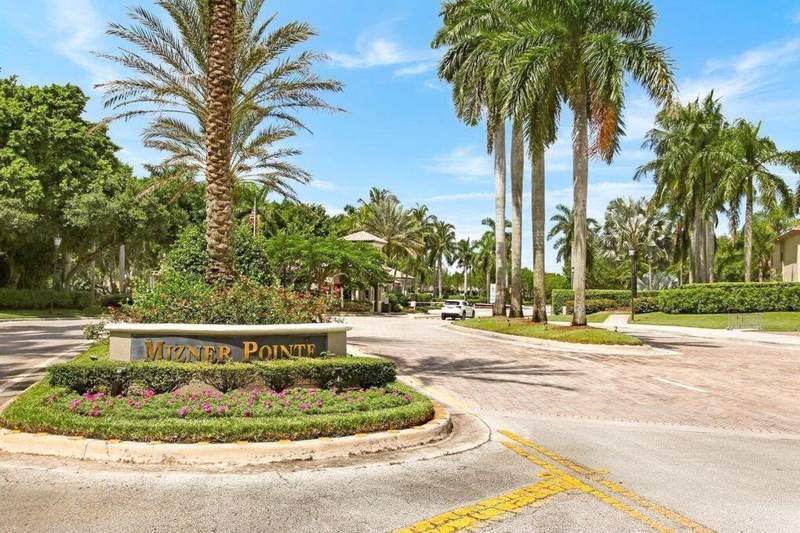 3 bedroom Townhouse at 8315 Via Leonessa #8315, Mizner Pointe Of Boca Via Ancho, Boca Raton — photo 2