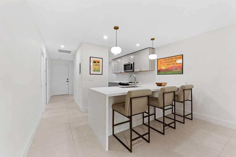 2 bedroom Villa at 13797 Via Aurora #D, Palm Greens At Villa Del Ray Condo II, Delray Beach — photo 3
