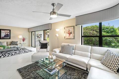 5154 Oakhill Lane #1014, Delray Beach FL - photo 8 of 52
