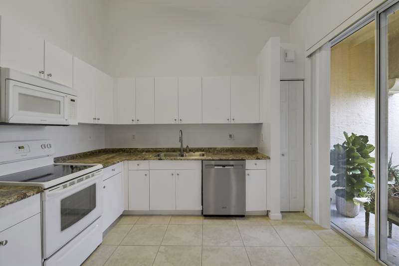 3 bedroom Villa at 2193 Big Wood Cay, Andros Isle Par F, West Palm Beach — photo 2