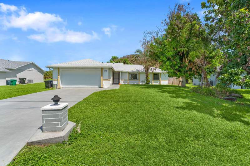 3 bedroom Single Family Residence at 255 SW Glenwood Drive, Port St Lucie Section 18, Port St. Lucie — photo 3