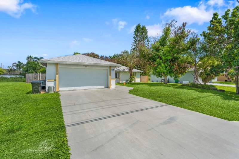 3 bedroom Single Family Residence at 255 SW Glenwood Drive, Port St Lucie Section 18, Port St. Lucie — photo 4
