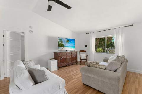 255 SW Glenwood Drive, Port St. Lucie FL - photo 6 of 33