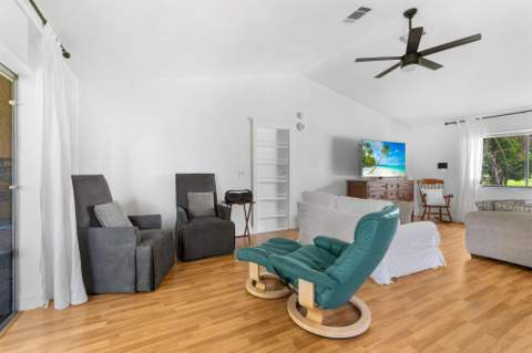 255 SW Glenwood Drive, Port St. Lucie FL - photo 8 of 33
