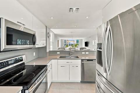 201 N Ocean Boulevard #604, Pompano Beach FL - photo 8 of 44