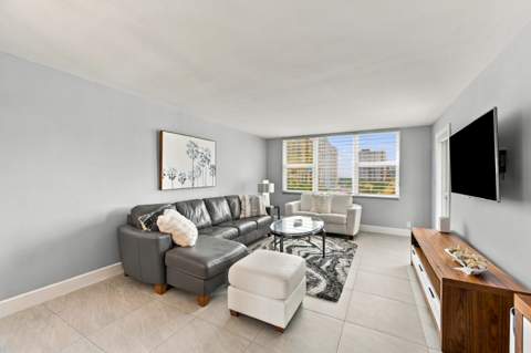 201 N Ocean Boulevard #604, Pompano Beach FL - photo 15 of 44