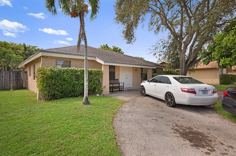 4 bedroom Single Family Residence at 1204 SW 74th Avenue, NORTH LAUDERDALE VILLAGE SEC 6, North Lauderdale — photo 1