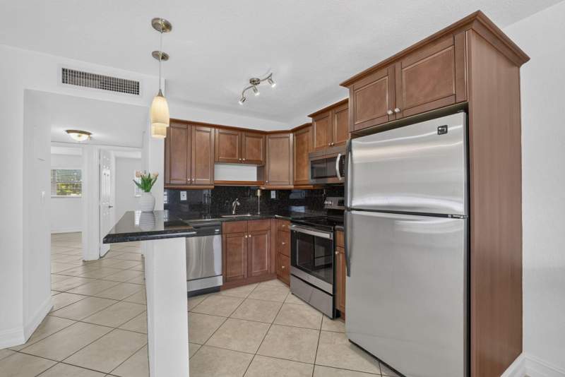 2 bedroom Condominium at 4051 NE 13th Avenue #76-3, Azul At Kimberly Lake Condo, Oakland Park — photo 2
