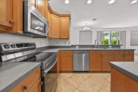 9861 Woodworth Court, Wellington FL - photo 14 of 49