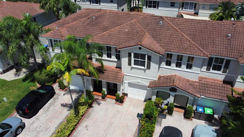 2 bedroom Townhouse at 135 Riverwalk Circle, New River Estates Sec 6, Sunrise — photo 2