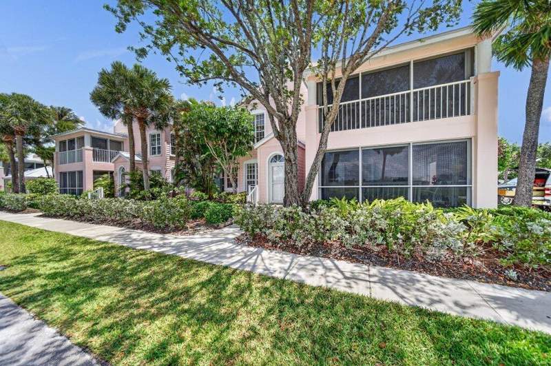 2 bedroom Condominium at 391 NE Plantation Road #215, Beachwalk At Indian River Plantation Condo, Hutchinson Island — photo 2