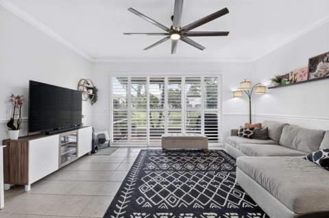 1074 Woodfield Road, Lake Worth FL - photo 21 of 58