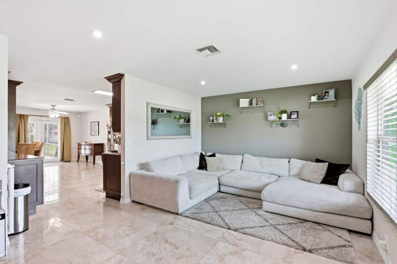 4 bedroom Single Family Residence at 6101 Carthage Circle, Concept Homes Of Lantana, Lake Worth — photo 5