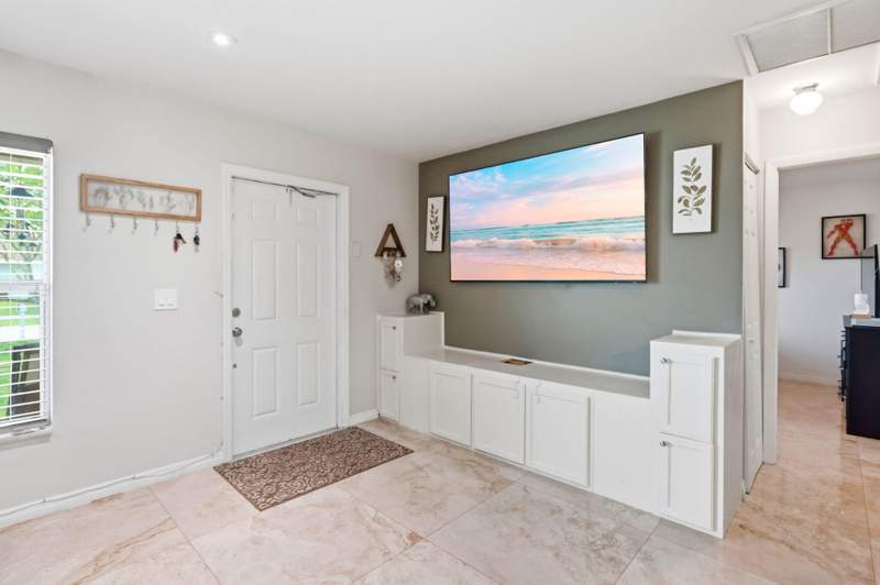 4 bedroom Single Family Residence at 6101 Carthage Circle, Concept Homes Of Lantana, Lake Worth — photo 3