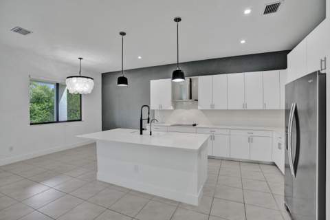 13025 Addilyn Court, Davie FL - photo 13 of 107
