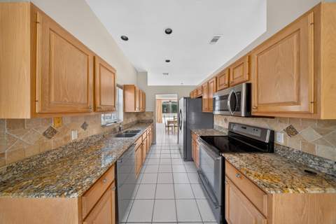 9437 Poinciana Court, Fort Pierce FL - photo 6 of 38