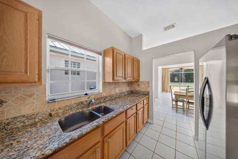 9437 Poinciana Court, Fort Pierce FL - photo 8 of 38