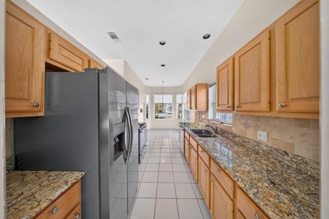9437 Poinciana Court, Fort Pierce FL - photo 9 of 38