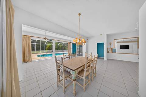 9437 Poinciana Court, Fort Pierce FL - photo 10 of 38