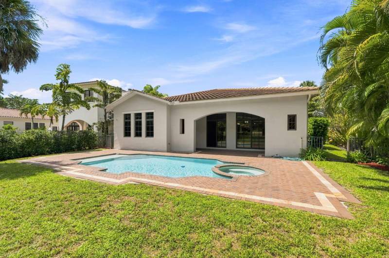 4 bedroom Single Family Residence at 8166 Emerald Avenue, Parkland Golf And Country Club, Parkland — photo 2
