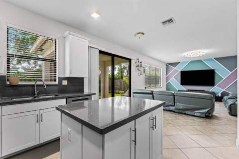 8826 Sea Chase Drive, Lake Worth FL - photo 6 of 26