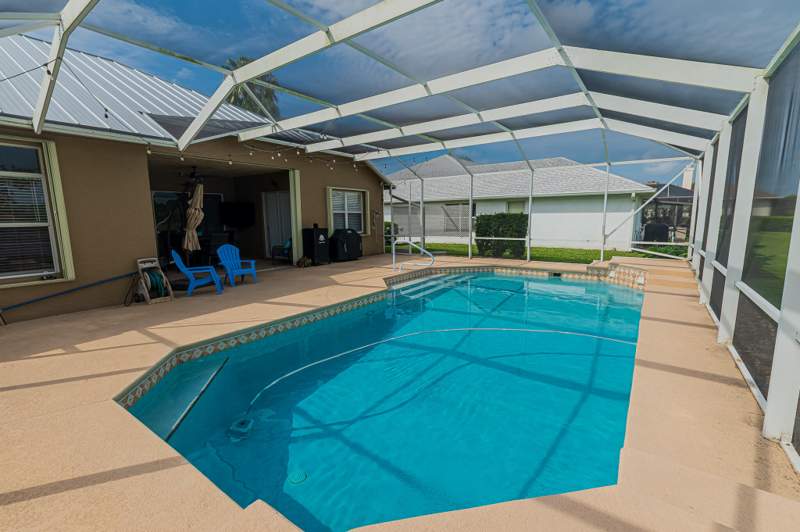 4 bedroom Single Family Residence at 208 SW Whitewood Drive, Crane Pointe at Sawgrass Lakes, Port St. Lucie — photo 3