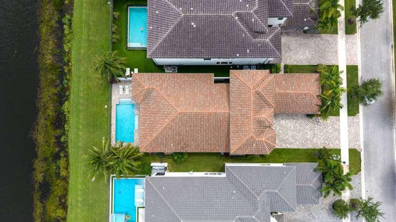 5 bedroom Single Family Residence at 9889 Bozzano Drive, Hyder Agr Pud Pl 7, Delray Beach — photo 4