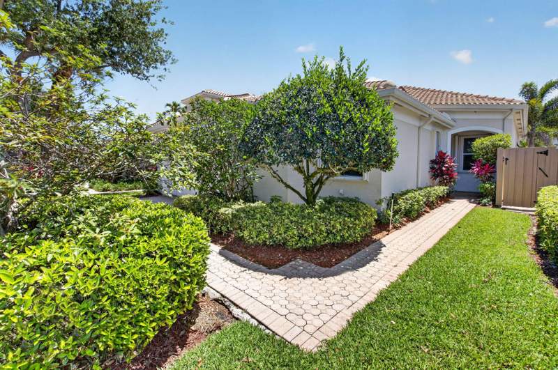 3 bedroom Single Family Residence at 2408 NW 67th Street, Banyans, Boca Raton — photo 3