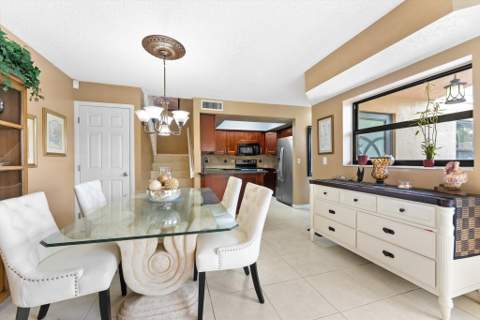 4240 Village Drive #D, Delray Beach FL - photo 9 of 27