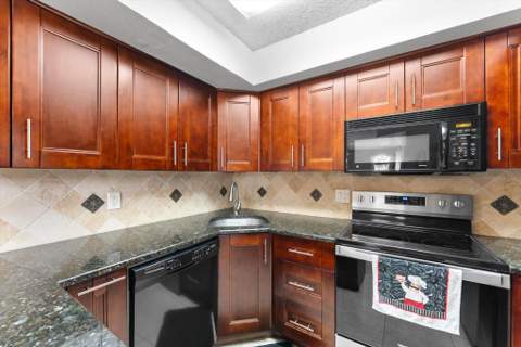 4240 Village Drive #D, Delray Beach FL - photo 11 of 27