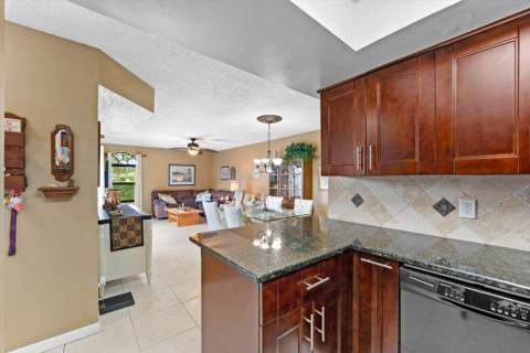 4240 Village Drive #D, Delray Beach FL - photo 12 of 27