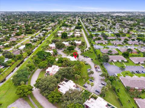 4240 Village Drive #D, Delray Beach FL - photo 23 of 27