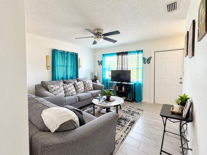 2 bedroom Single Family Residence at 2605 Avenue, Carver Heights, Fort Pierce — photo 3