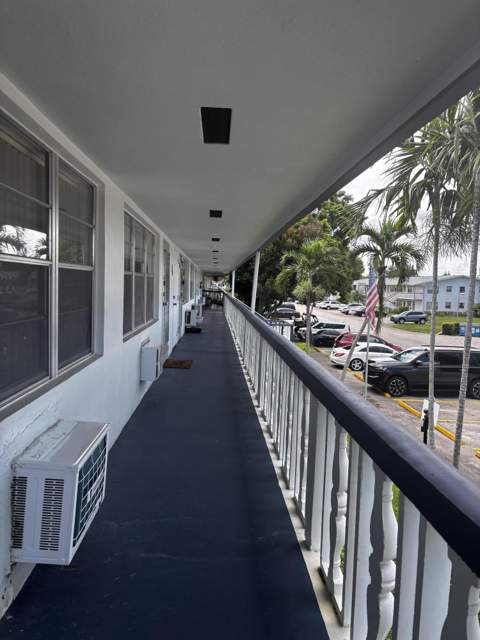 237 Northampton L, West Palm Beach FL - photo 11 of 13
