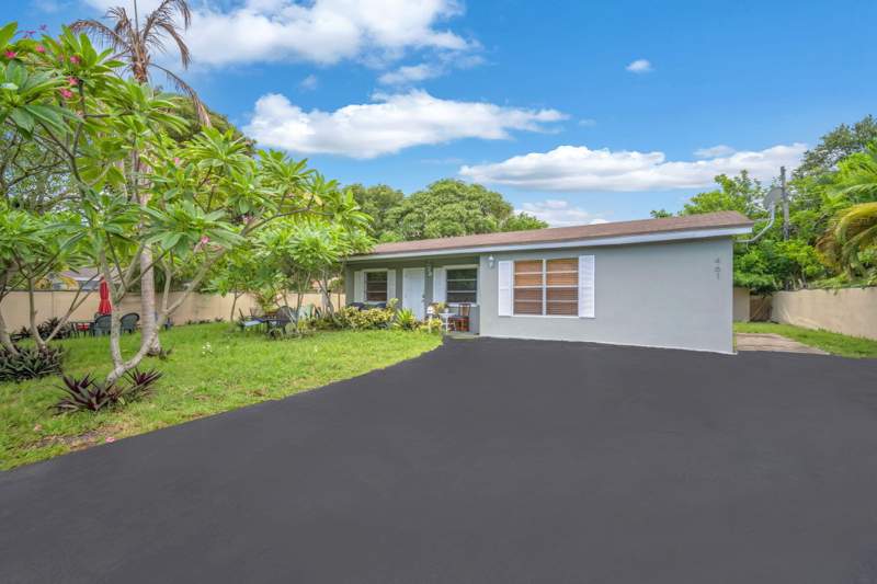 3 bedroom Single Family Residence at 461 NW 17th Place, Middle River Heights, Fort Lauderdale — photo 2