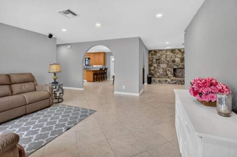 4746 Canal Drive, Lake Worth FL - photo 9 of 71