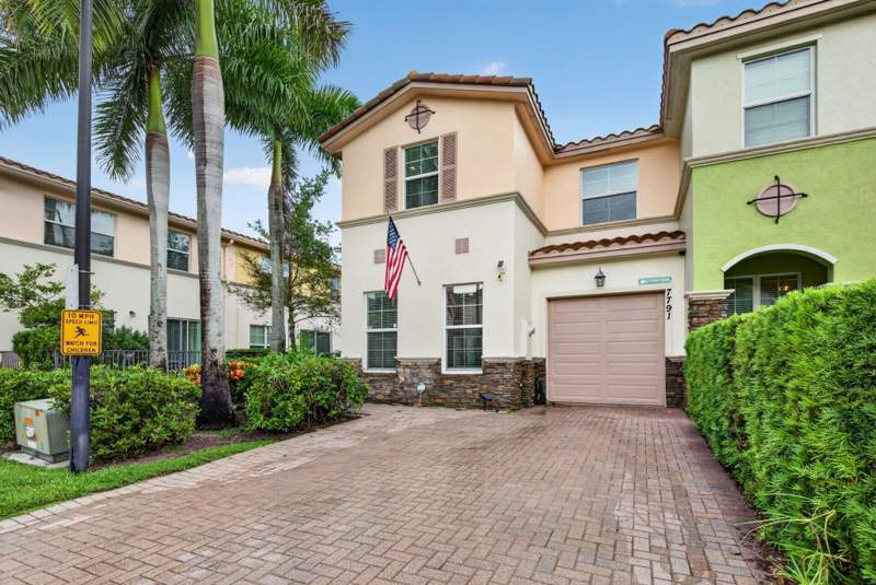 4 bedroom Townhouse at 7791 SW 52nd Place #7791, Belle Tara, Davie — photo 2