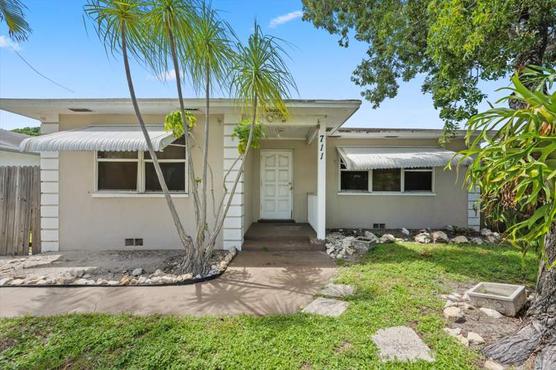 2 bedroom Single Family Residence at 711 E Coast Avenue, Greynolds Highlands Unit 1, Lantana — photo 2