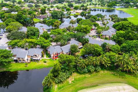 209 Wimbledon Lakes Drive, Plantation FL - photo 18 of 24