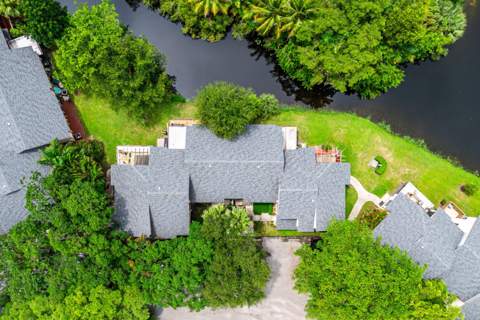 209 Wimbledon Lakes Drive, Plantation FL - photo 21 of 24