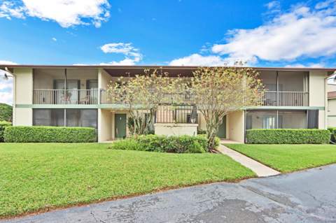6313 Chasewood Drive #B, Jupiter FL - photo 9 of 26