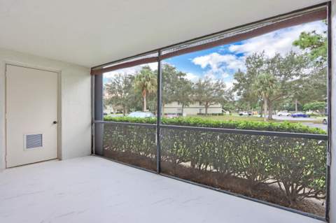 6313 Chasewood Drive #B, Jupiter FL - photo 15 of 26