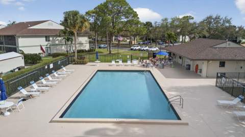 6313 Chasewood Drive #B, Jupiter FL - photo 16 of 26