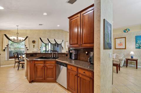 12107 Roma Road, Boynton Beach FL - photo 8 of 20