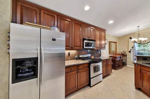 12107 Roma Road, Boynton Beach FL - photo 9 of 20