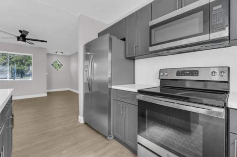 3240 Sheridan Lane #117, Hollywood FL - photo 9 of 38